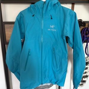 Men Arc’teryx XS beta LT teal
